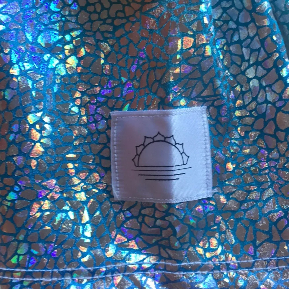 Pink and Blue Sequin Leggings with Holographic Effect - Picture 4 of 10